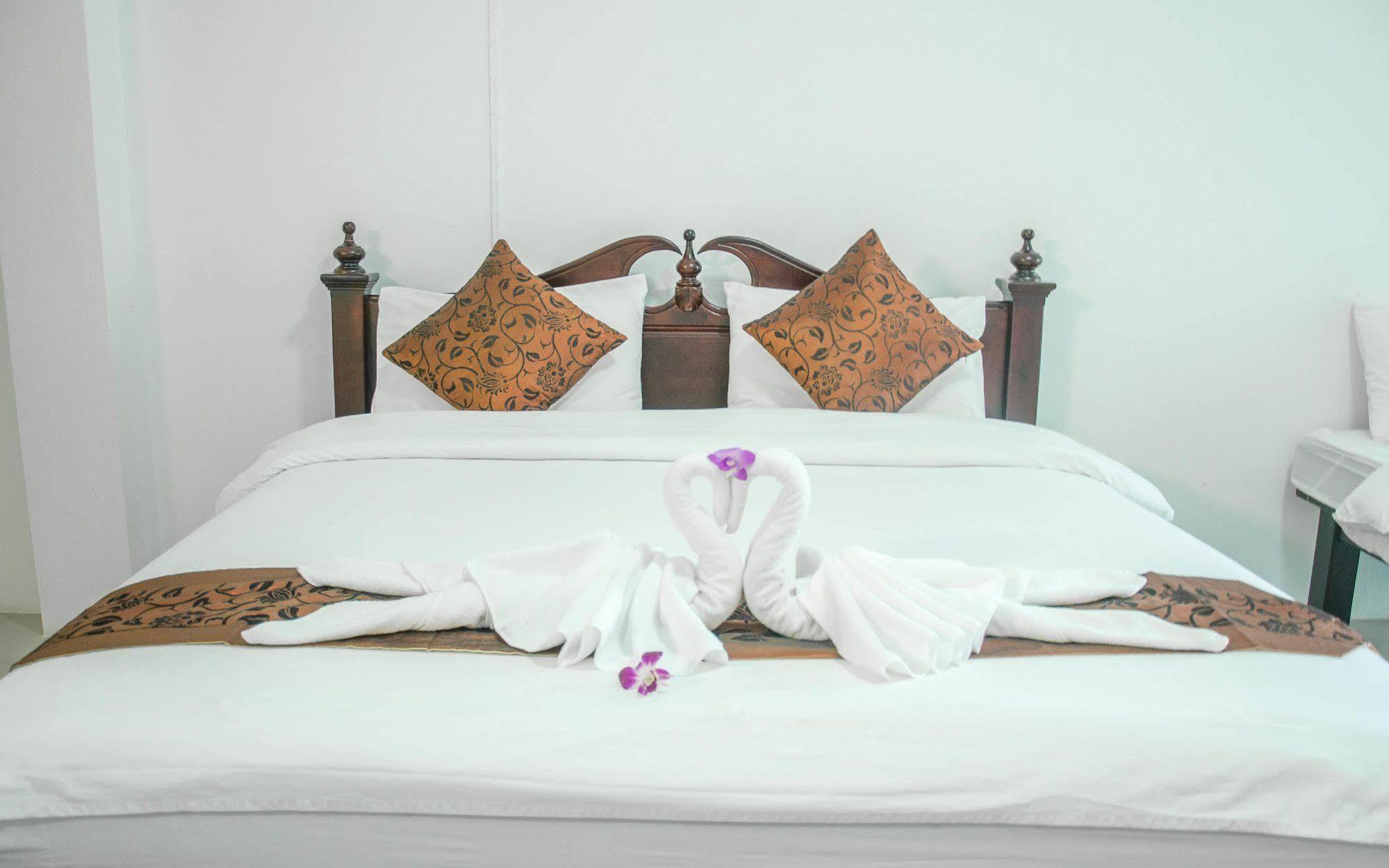 Baanlugchange Hotel Chanthaburi Exterior foto
